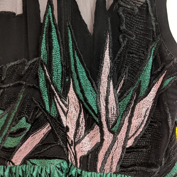 Eli Saab Runway gown! One of a kind. Brand new. - Picture 2 of 2